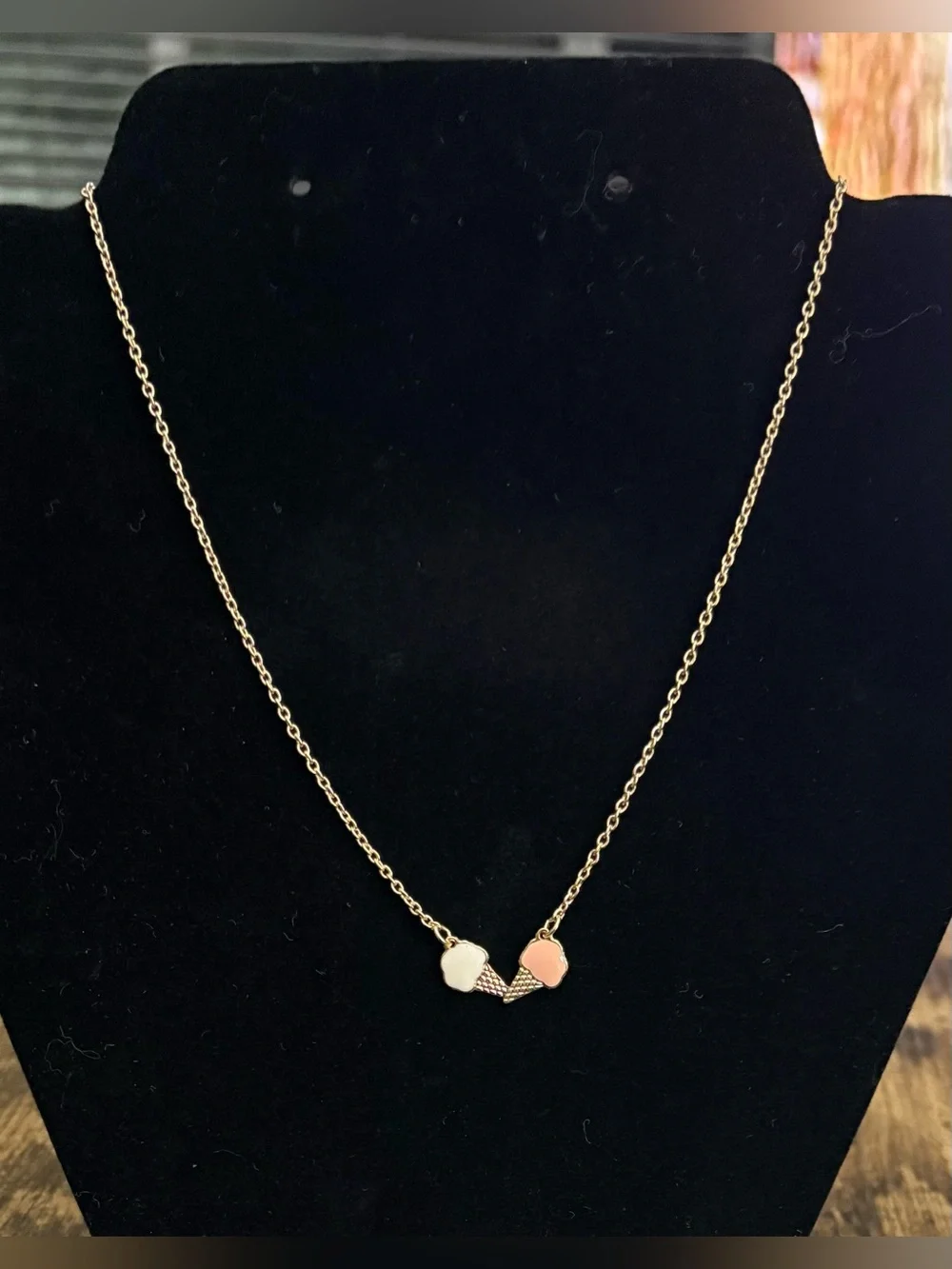 NOS Vintage 1980 Avon Double Scoop Girls Ice Cream Pendant Necklace 15